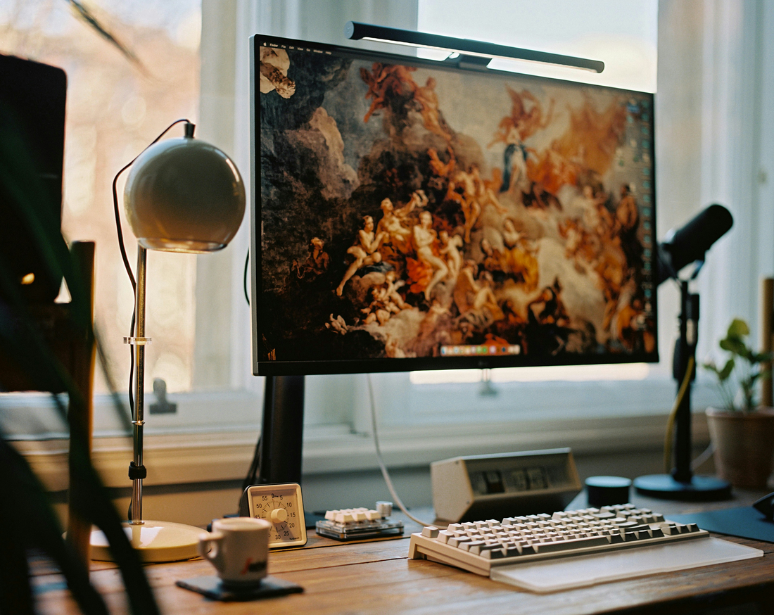 Laptop vs Desktop: Which Is Better for Business?